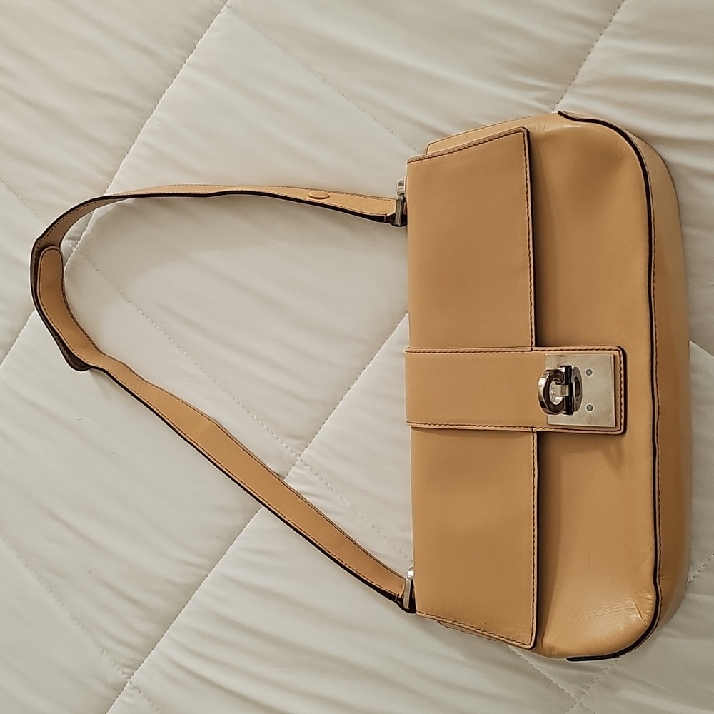 AUTHENTIC SALVATORE FERRAGAMO LEATHER SHOULDER PURSE BAG VINTAGE